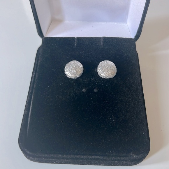 NWT - Glitter stud earrings - Picture 11 of 12